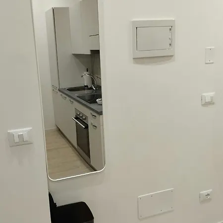 Llhome Elegante Monolocale Ristrutturato Con Posto Auto Coperto Appartamento *