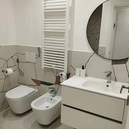 Apartment Llhome Elegante Monolocale Ristrutturato Con Posto Auto Coperto Bologna