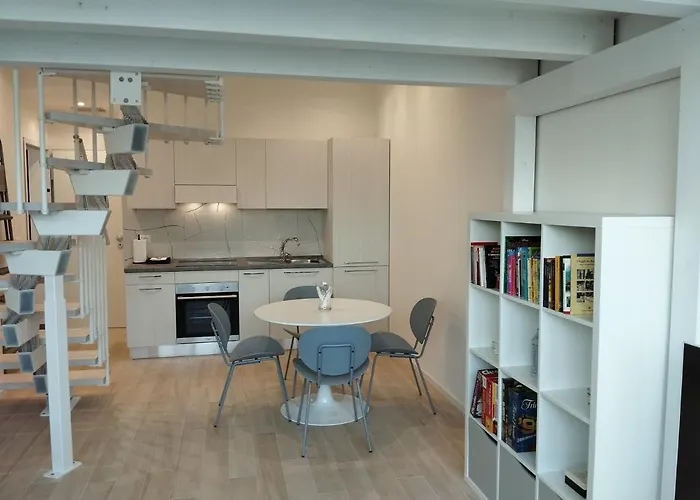 Llhome Elegante Monolocale Ristrutturato Con Posto Auto Coperto Apartmán *