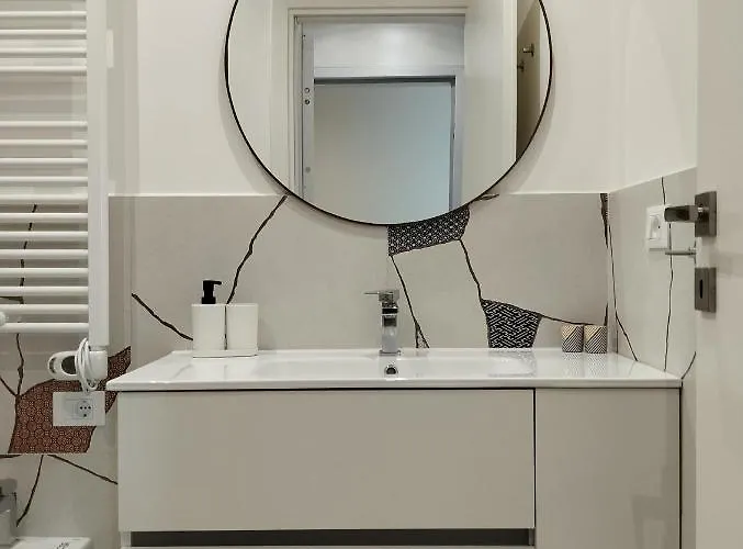 Llhome Elegante Monolocale Ristrutturato Con Posto Auto Coperto