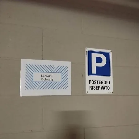 Llhome Elegante Monolocale Ristrutturato Con Posto Auto Coperto Διαμέρισμα *