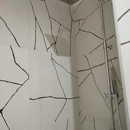 Llhome Elegante Monolocale Ristrutturato Con Posto Auto Coperto * Μπολόνια