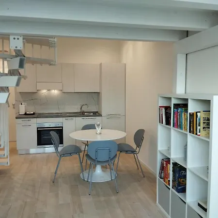 Llhome Elegante Monolocale Ristrutturato Con Posto Auto Coperto Apartamento *