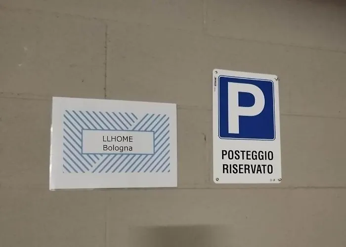 Llhome Elegante Monolocale Ristrutturato Con Posto Auto Coperto דירה *