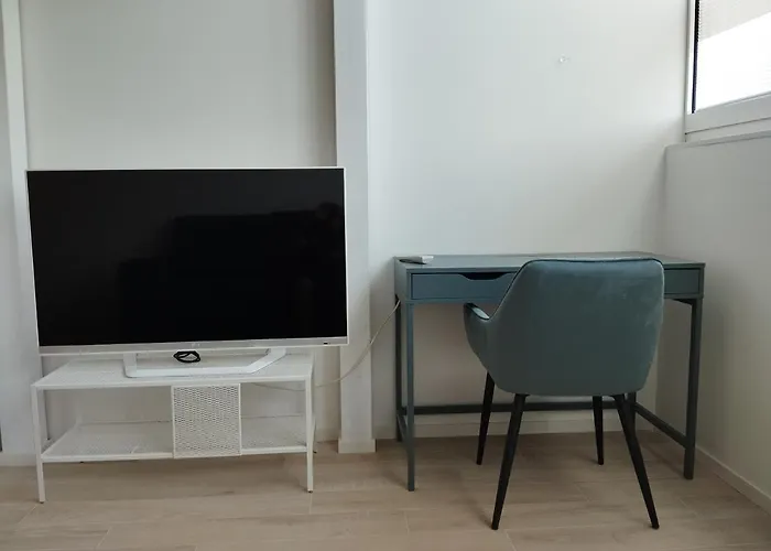 Llhome Elegante Monolocale Ristrutturato Con Posto Auto Coperto * בולוניה