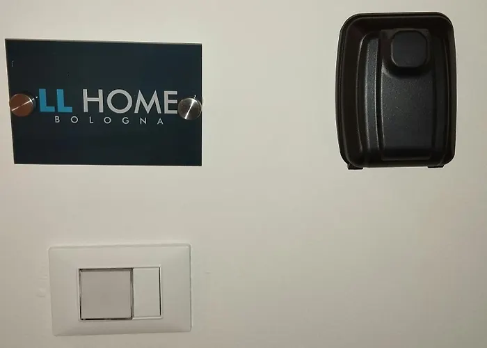 Llhome Elegante Monolocale Ristrutturato Con Posto Auto Coperto * בולוניה